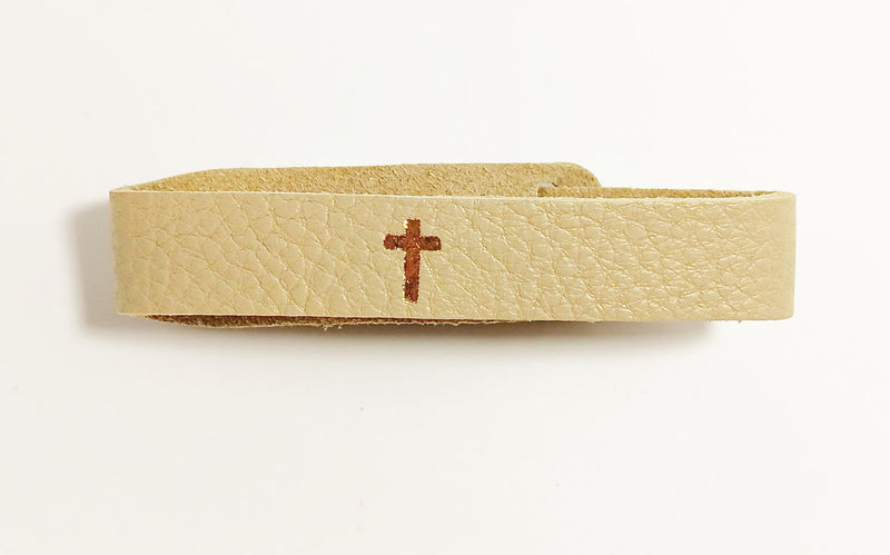 Kruisarmband crèmekleurig leer